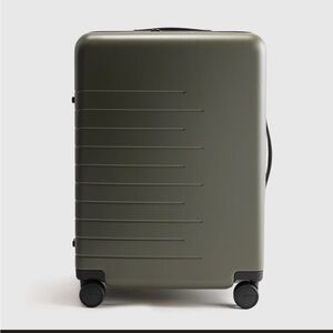Quince NWT expandable medium check in suitcase